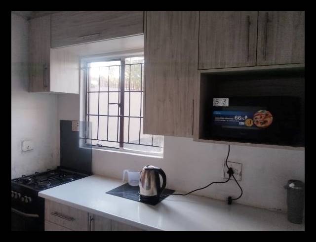 5 BEDROOM HOUSE FOR SALE IN OLIEVENHOUTBOS